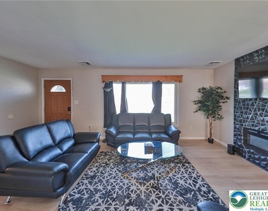 2033 11th Street - Photo Thumbnail 12