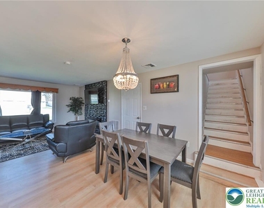 2033 11th Street - Photo Thumbnail 17