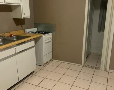 3111 Durazno Avenue - Photo Thumbnail 3