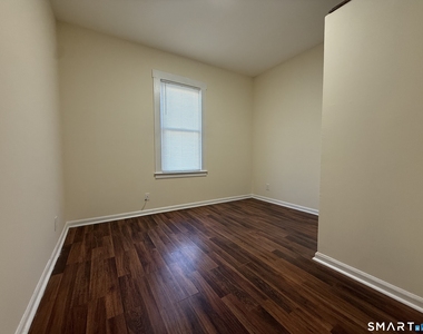 51 Gilbert Street - Photo Thumbnail 6