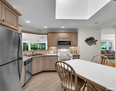71 Beach Avenue - Photo Thumbnail 6