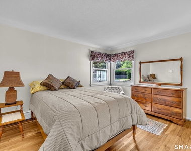 71 Beach Avenue - Photo Thumbnail 11