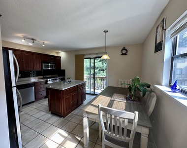 15 Crest Street - Photo Thumbnail 1