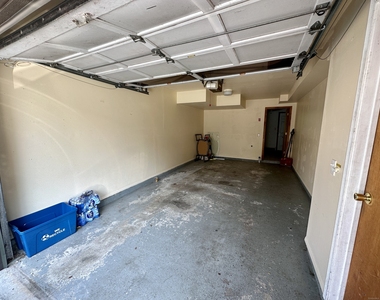 15 Crest Street - Photo Thumbnail 10