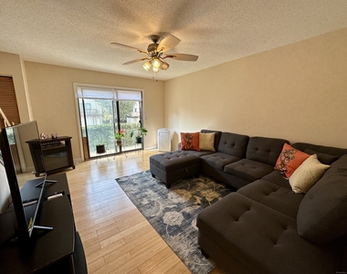 15 Crest Street - Photo Thumbnail 3