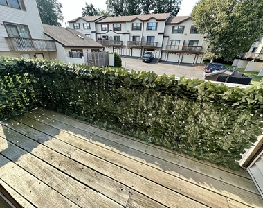 15 Crest Street - Photo Thumbnail 8