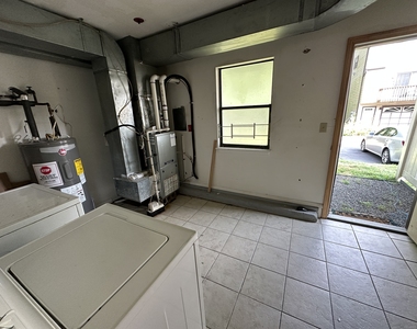 15 Crest Street - Photo Thumbnail 11