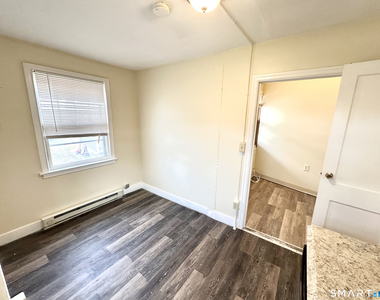 1431 Bank Street - Photo Thumbnail 2