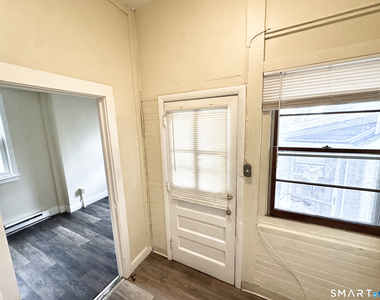1431 Bank Street - Photo Thumbnail 4