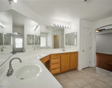 9711 Spinnaker Creek Avenue - Photo Thumbnail 32