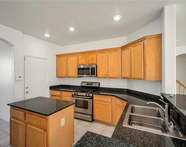 9711 Spinnaker Creek Avenue - Photo Thumbnail 16
