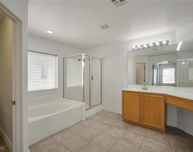 9711 Spinnaker Creek Avenue - Photo Thumbnail 23