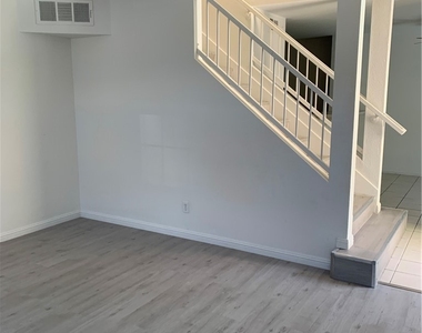 7617 Allerton Avenue - Photo Thumbnail 8