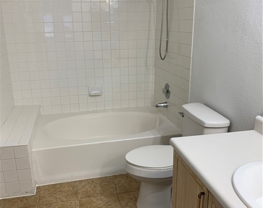 7617 Allerton Avenue - Photo Thumbnail 23