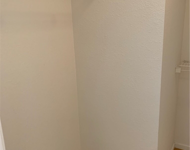 7617 Allerton Avenue - Photo Thumbnail 25