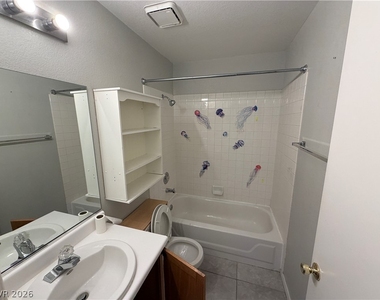 8417 Granite Peak Court - Photo Thumbnail 4