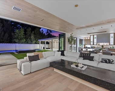 2401 Driftwood Drive - Photo Thumbnail 23