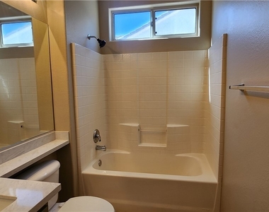 1561 Bonner Springs Drive - Photo Thumbnail 7
