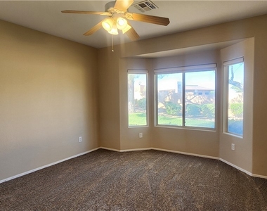 1561 Bonner Springs Drive - Photo Thumbnail 9
