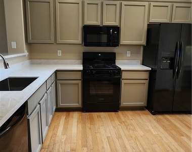 1561 Bonner Springs Drive - Photo Thumbnail 3