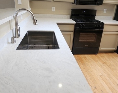 1561 Bonner Springs Drive - Photo Thumbnail 18
