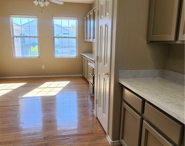1561 Bonner Springs Drive - Photo Thumbnail 17