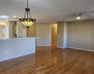 1561 Bonner Springs Drive - Photo Thumbnail 15