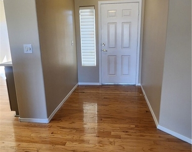 1561 Bonner Springs Drive - Photo Thumbnail 16