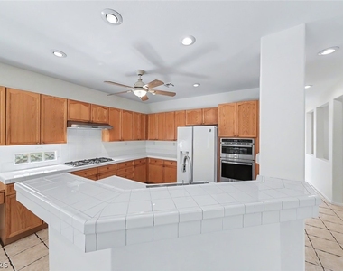 2367 Thayer Avenue - Photo Thumbnail 20