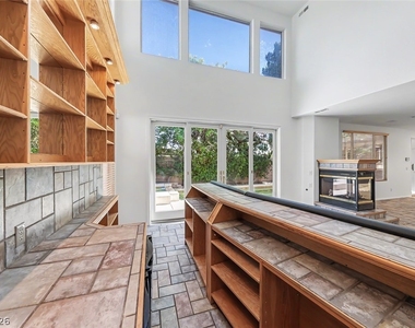 2367 Thayer Avenue - Photo Thumbnail 14