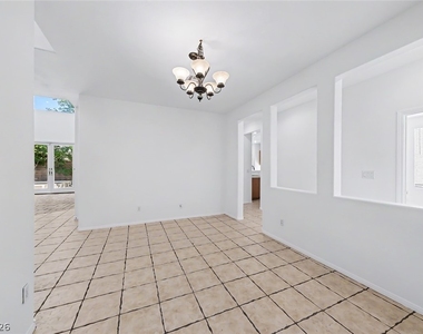 2367 Thayer Avenue - Photo Thumbnail 15