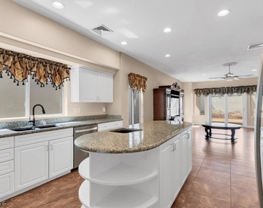 7956 Marbella Circle - Photo Thumbnail 5