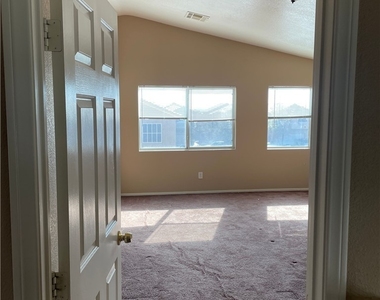 3753 Hollycroft Drive - Photo Thumbnail 11