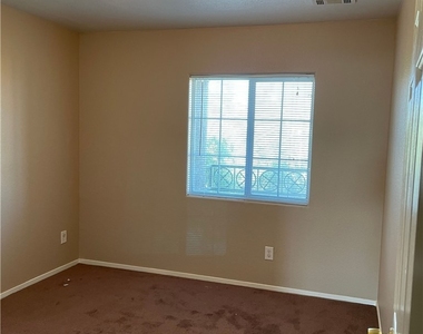 3753 Hollycroft Drive - Photo Thumbnail 17