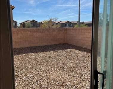 3753 Hollycroft Drive - Photo Thumbnail 23