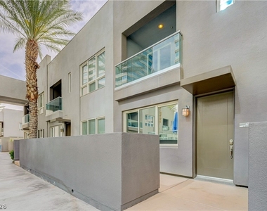 4535 Dean Martin Drive - Photo Thumbnail 3