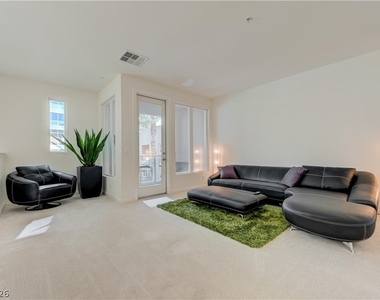 4535 Dean Martin Drive - Photo Thumbnail 22