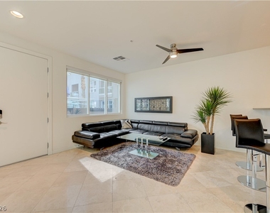 4535 Dean Martin Drive - Photo Thumbnail 8
