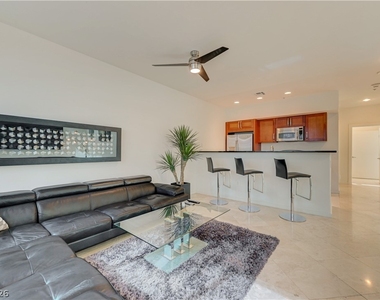 4535 Dean Martin Drive - Photo Thumbnail 6