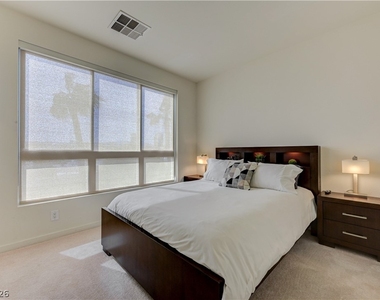 4535 Dean Martin Drive - Photo Thumbnail 39