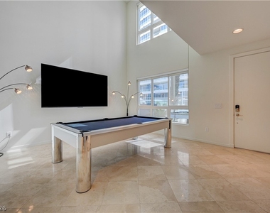 4535 Dean Martin Drive - Photo Thumbnail 9
