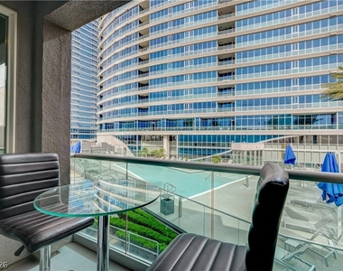 4535 Dean Martin Drive - Photo Thumbnail 26