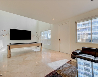 4535 Dean Martin Drive - Photo Thumbnail 13
