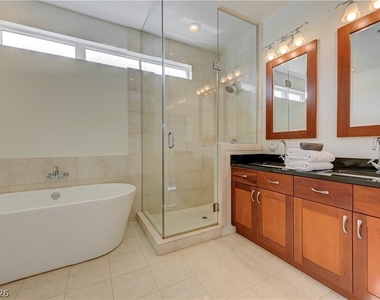 4535 Dean Martin Drive - Photo Thumbnail 35