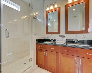 4535 Dean Martin Drive - Photo Thumbnail 36