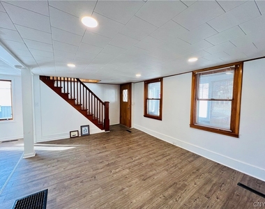 140 E Oneida Street - Photo Thumbnail 13