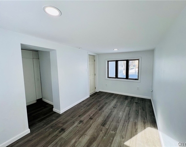 140 E Oneida Street - Photo Thumbnail 24