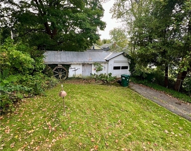 140 E Oneida Street - Photo Thumbnail 28