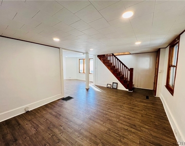 140 E Oneida Street - Photo Thumbnail 12