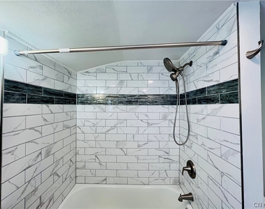 140 E Oneida Street - Photo Thumbnail 10